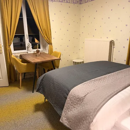 Bed & Breakfast Chateau Saintonge *