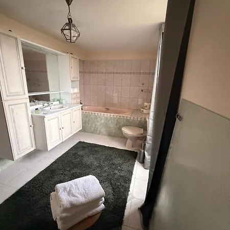 Bed & Breakfast Chateau Saintonge *